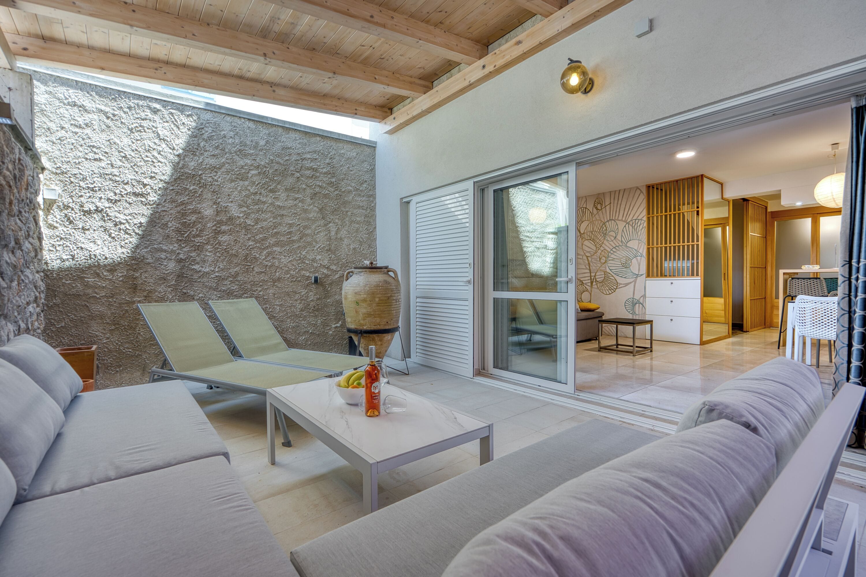 Family Studio (Bougainvillea Old Town Apartment /w) | Living area