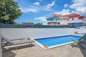 Standard-Villa, 3 Schlafzimmer, Mikrowelle (Villa Ana Pool & Terrace) | Pool | Außenpool (je nach Saison geöffnet)