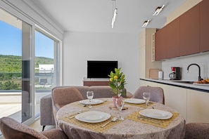 Standard-Villa, 3 Schlafzimmer, Mikrowelle (Villa Ana Pool & Terrace) | Speisen