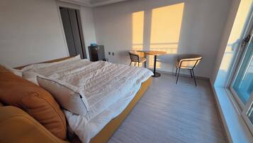 4 bedrooms, WiFi, bed sheets