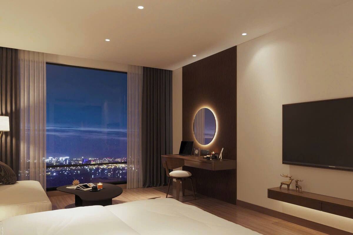 Premium bedding, minibar, desk, laptop workspace