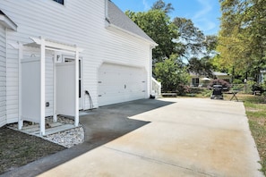 Exterior - Walk to Beach Pet Friendly Beachy Summer Escape (Oak Island)