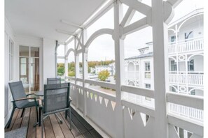 Outdoor dining - Ferienwohnung im 2.OG mit Balkon in Sellin (Sellin)