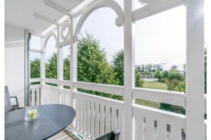Outdoor dining - Ferienwohnung in Sellin mit Hund und Fitness (Sellin)