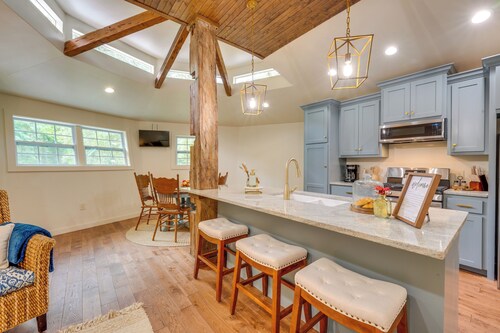 Close to Lake Martin! Secluded Couple’s Yurt