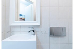 Bathroom - Ostseeurlaub mit Hund und Fitness (Sellin)