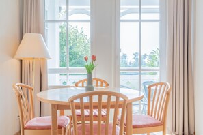 Dining - Ferienwohnung mit Hund in Sellin (Sellin)