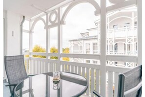 Outdoor dining - Ferienwohnung im 2.OG mit Balkon in Sellin (Sellin)