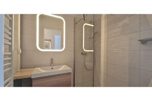 Bathroom - hochwertige Ferienwohnung im Ostseebad Sellin (Sellin)