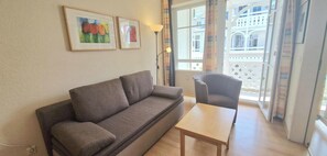 Smart-TV, Tischtennisplatte