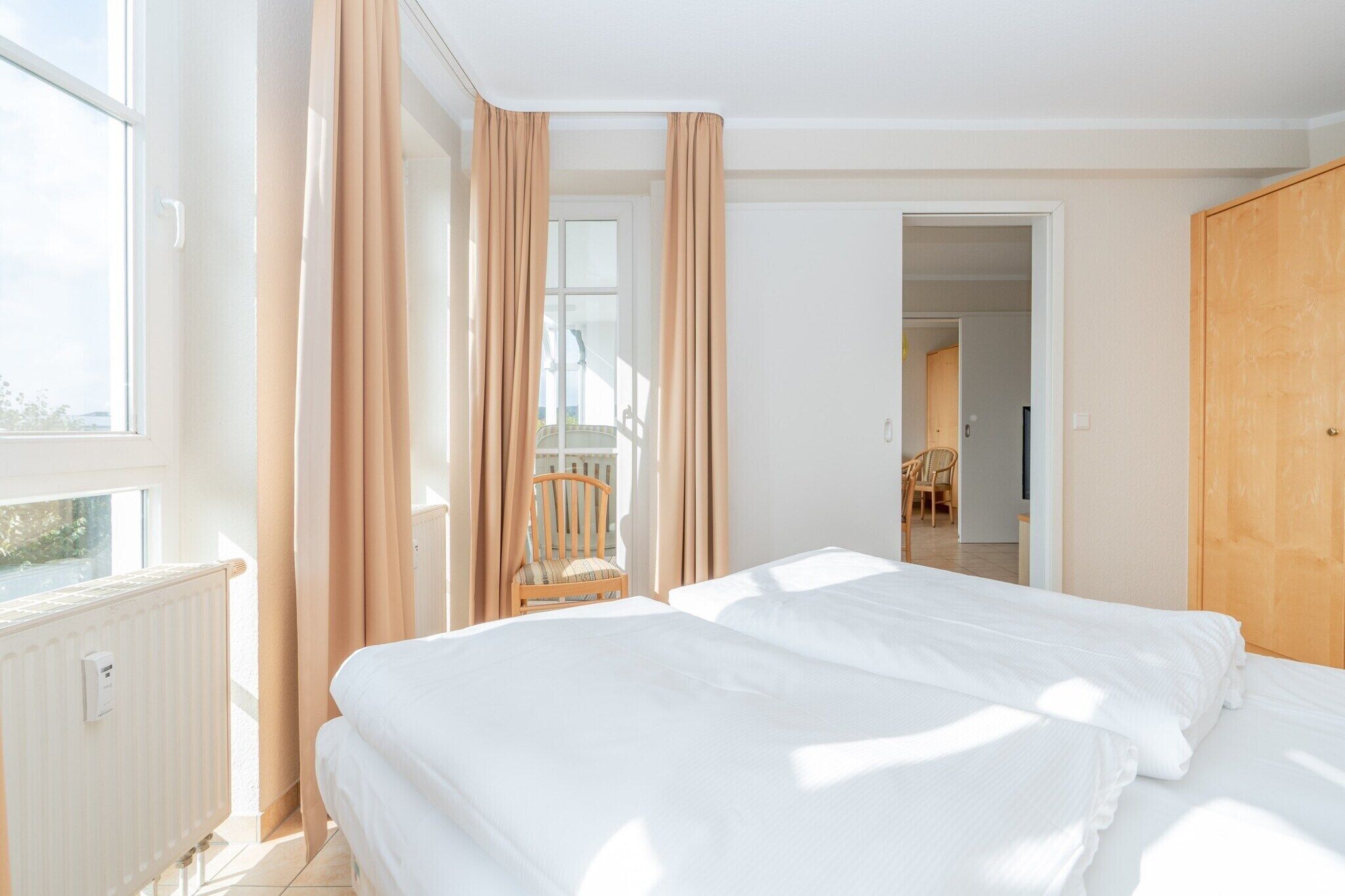1 bedroom, bed sheets
