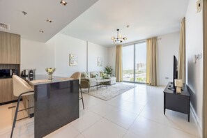 Apartment, Balcony | Interior - Bloomfields 1BR in Shams Meera - Reem  (Abu Dhabi)