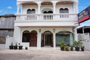 Exterior detail - Heritage Stay Near Al-Mashun Mosque (Medan)