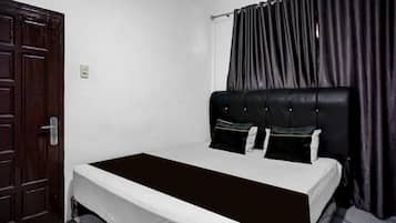 Desk, free WiFi, bed sheets