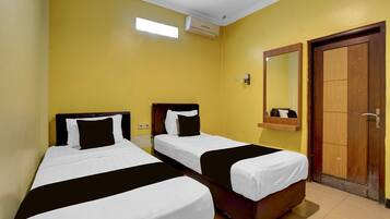 Desk, free WiFi, bed sheets