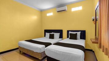 Desk, free WiFi, bed sheets