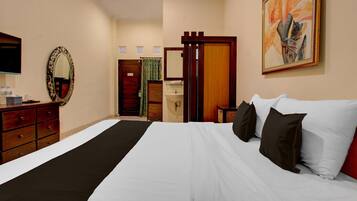 1 bedroom, desk, free WiFi, bed sheets