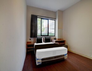 Schreibtisch, kostenloses WLAN, Bettwäsche