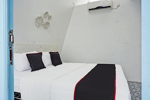 Schreibtisch, kostenloses WLAN, Bettwäsche