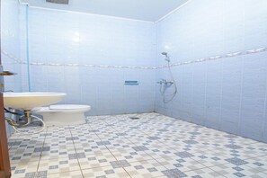 Bathroom - Standard Double at Collection O Pekanbaru (Pekanbaru)