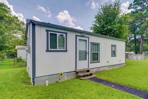 Exterior - 6 Mi to Town! Trinity Retreat w/ Yard (Trinity)