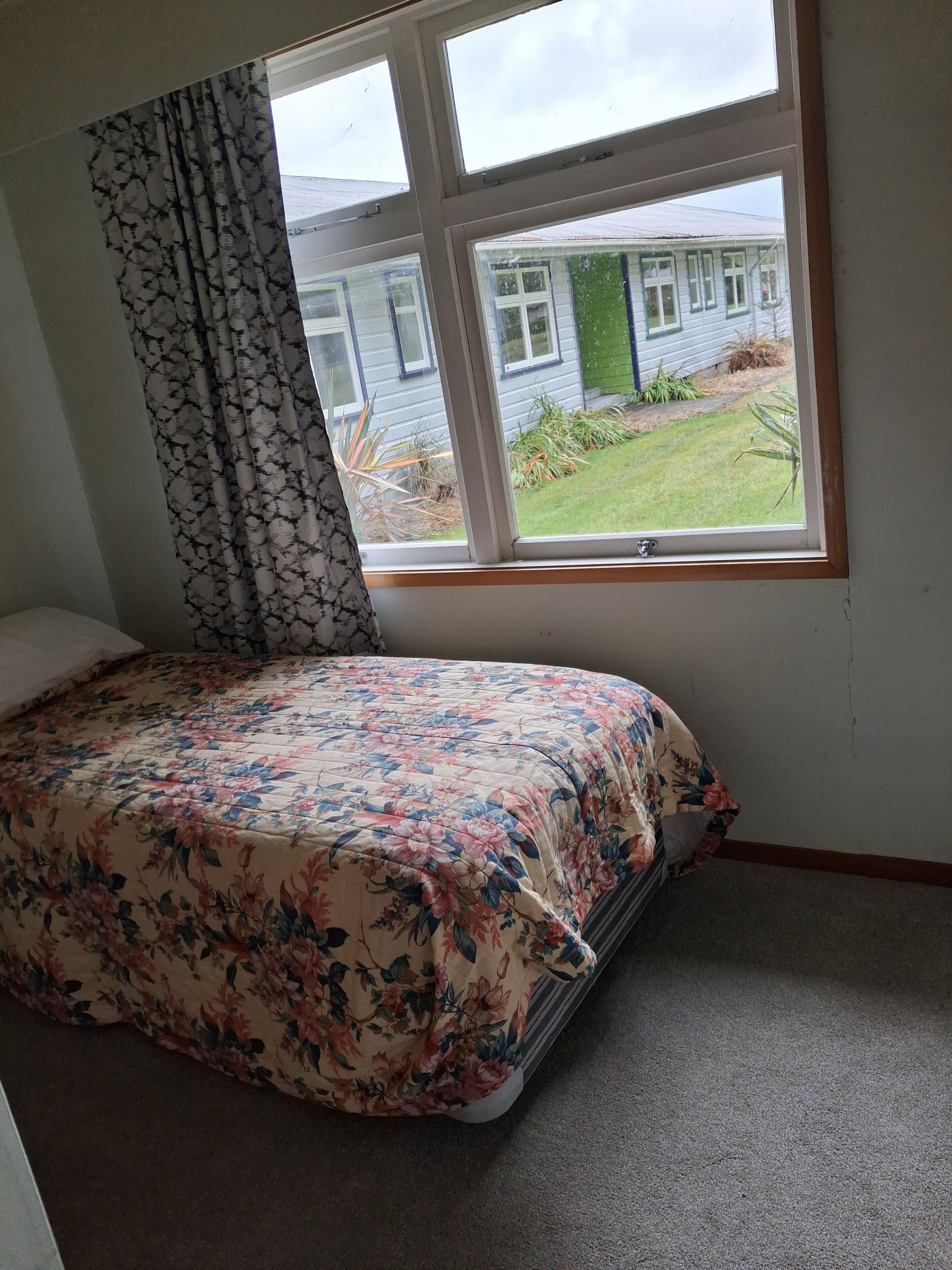 Basic Single Room, Park View | Desk, laptop workspace, WiFi (free)