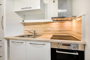 Kühlschrank, Ofen, Herdplatte, Geschirrspüler