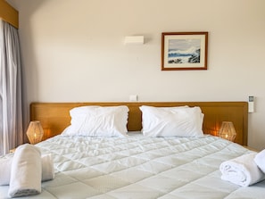 Iron/ironing board, free WiFi, bed sheets - #357 Sea View Getaway in Portimão | Pool & Spacious (Portimão)