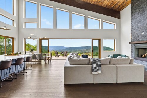 Secluded Catskills Retreat • Near Hunter Mountain + Game Room | Bates Ridge