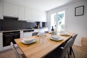 Kühlschrank, Ofen, Herdplatte, Geschirrspüler