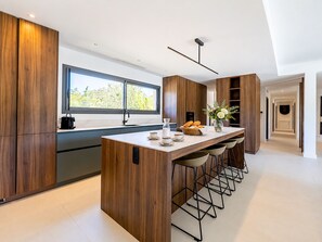 Dining - Villa Déoni (Zonza)