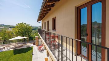 Apartment, Balcony, Hill View (Casa 6) | Courtyard view