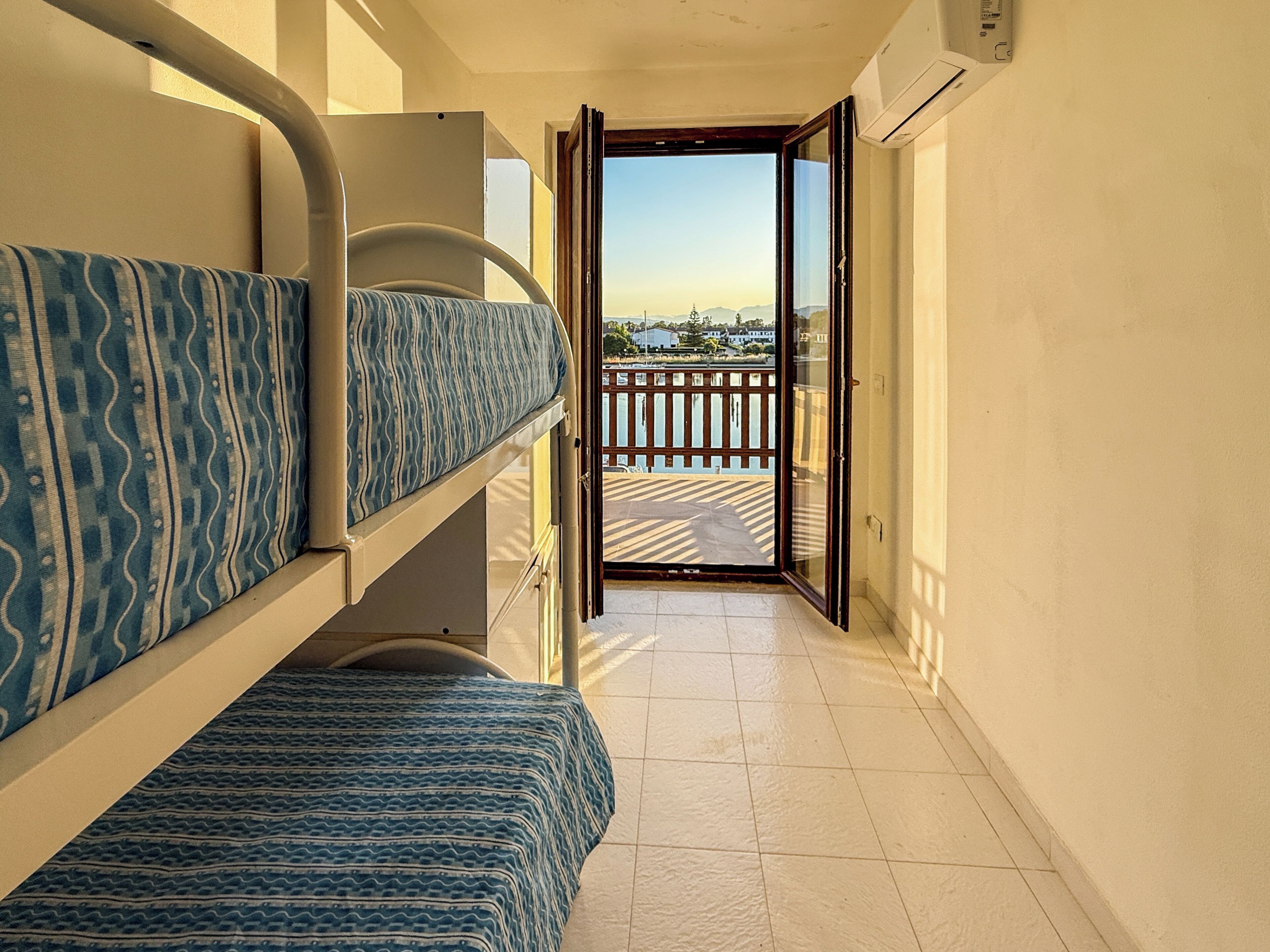 Apartment, Lake View | Iron/ironing board, WiFi (free)