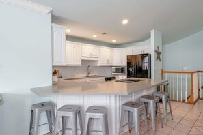 3 bedrooms - Huge 5 Star Townhome Steps to Beach 3BR 2 5BA (South Padre Island)