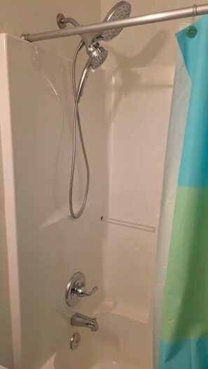 Shower, towels, soap, toilet paper - Stay Close to the Action! 3BR, 3BA KC Duplex Near Worlds of Fun & Stadium KC (Kansas City)