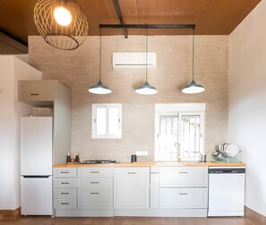 Frigorífic, forn, placa de cuina i rentaplats 