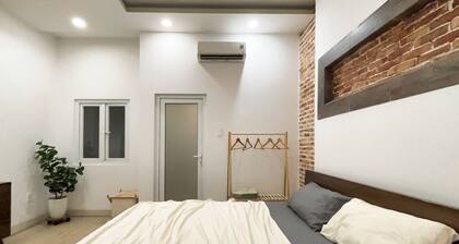 Cozy Studio-Private Bath-Near Metro-Free Laundry