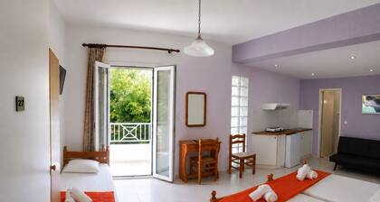 Araliki Apartments & Studios