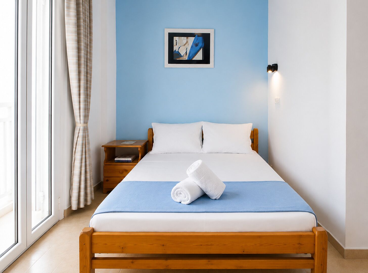 Free WiFi, bed sheets