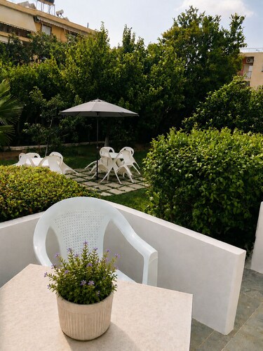 Araliki Apartments & Studios