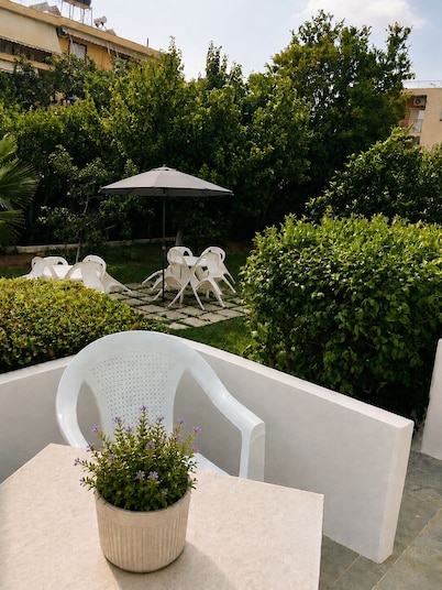 Araliki Apartments & Studios