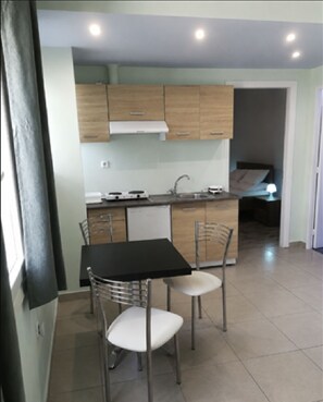 Family Apartment, 1 Double Bed with Sofa bed, Balcony, Ground Floor | Dining