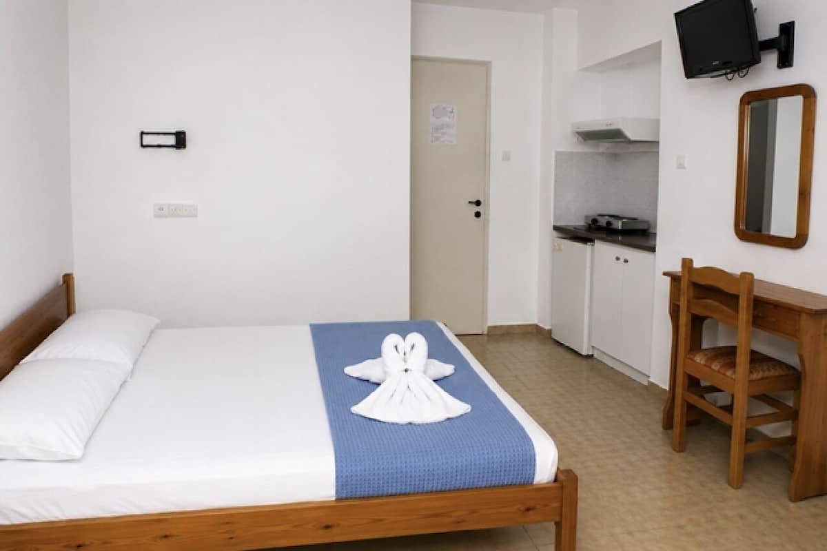 Standard Twin Room, Garden View | WiFi (free), bed sheets