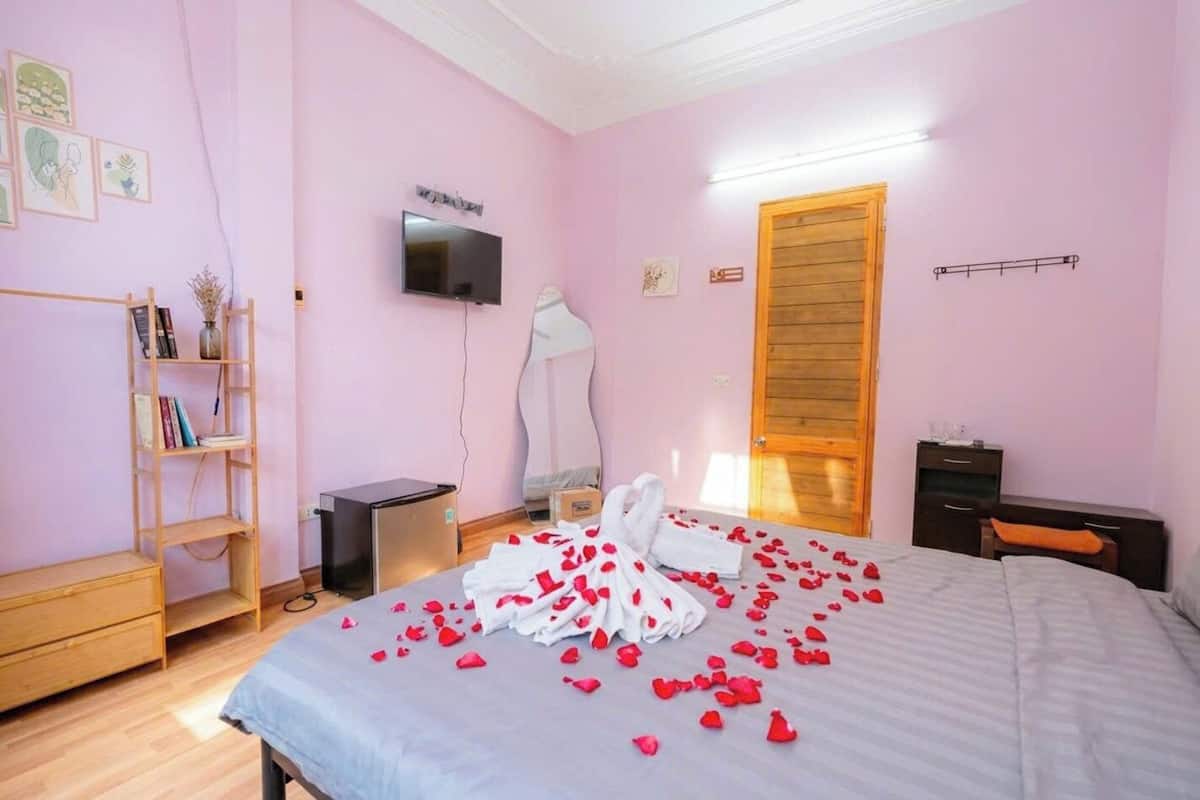 In-room safe, blackout drapes, iron/ironing board, free WiFi