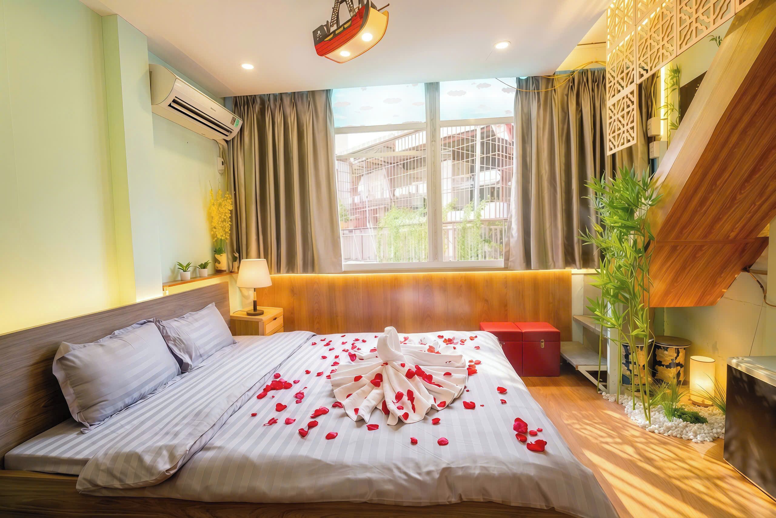 In-room safe, blackout curtains, iron/ironing board, free WiFi