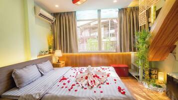 In-room safe, blackout curtains, iron/ironing board, free WiFi