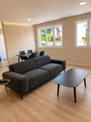 Living area - Vrbo Property (Sedan)