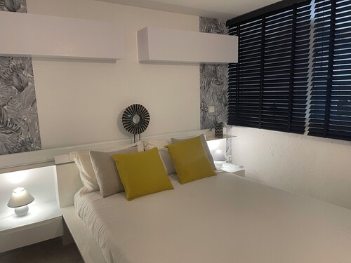 Ground floor of a villa with a garden and private parking