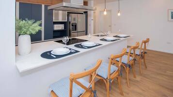 Apartment, Balcony, City View | Dining