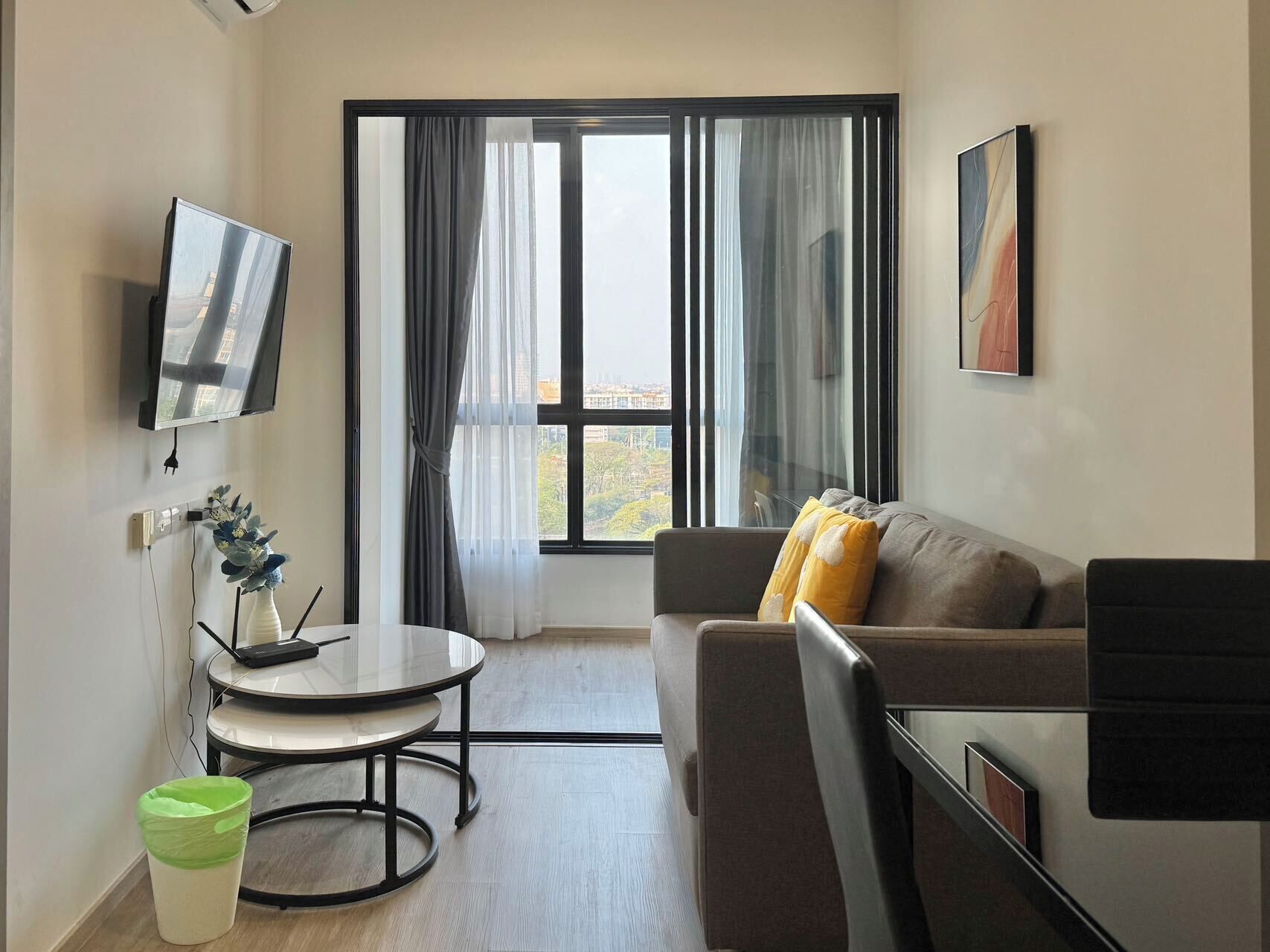 Standard Condo, Balcony, City View | Living area